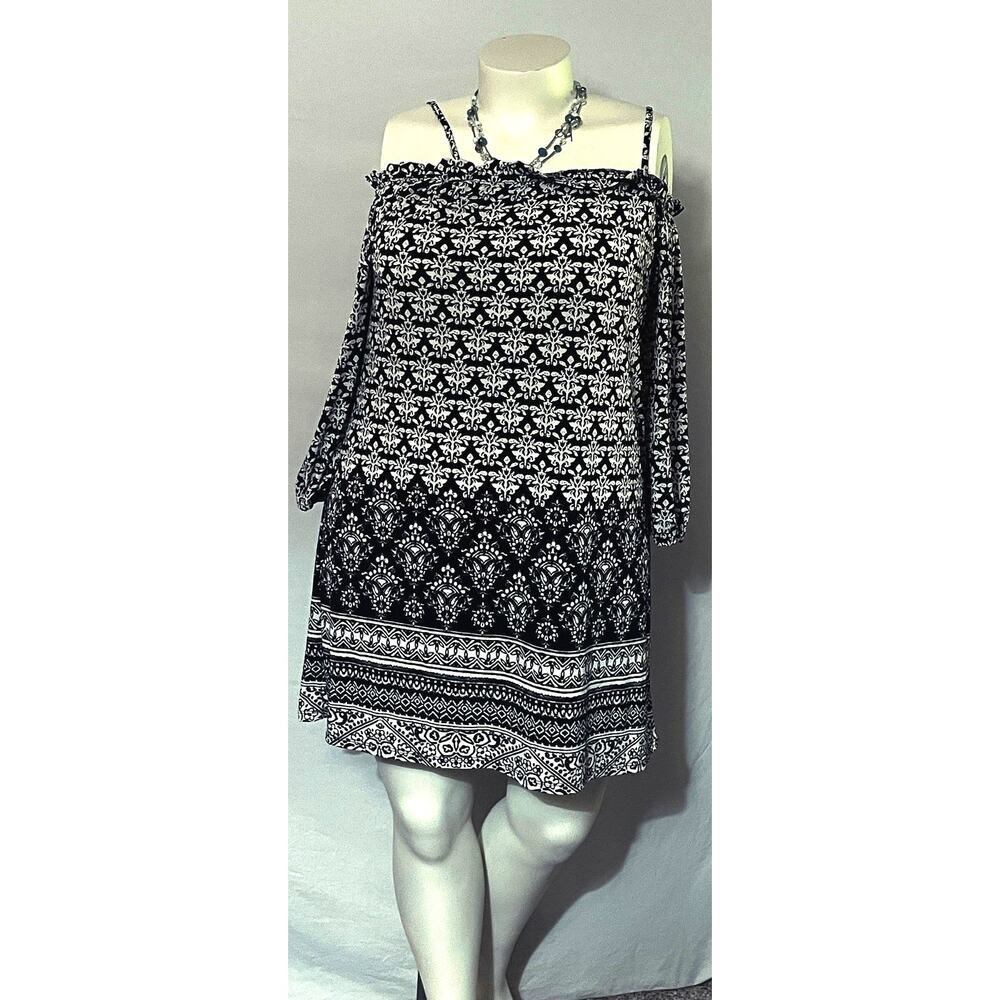 TACERA Off Shoulder Cold Shoulder Dress Womens 1X Black White Tile Medallion